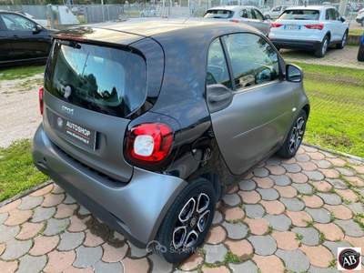 Smart ForTwo 70 1.0 twinamic Passion Grigio usata Latina
