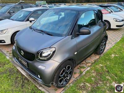 Smart ForTwo 70 1.0 twinamic Passion Grigio usata Latina