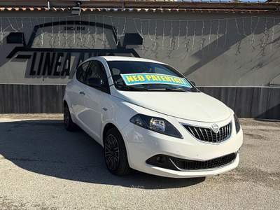 Lancia Ypsilon Pari a nuovo Bianco usata Marcianise