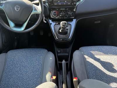 Lancia Ypsilon Pari a nuovo Bianco usata Marcianise