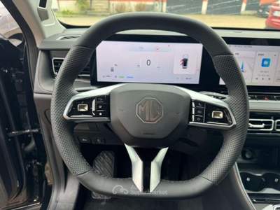 MG HS 1.5 FULL HYBRID+ 224CV  LUXURY KM0 Nero usata Milano