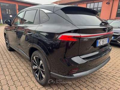 MG HS 1.5 FULL HYBRID+ 224CV  LUXURY KM0 Nero usata Milano
