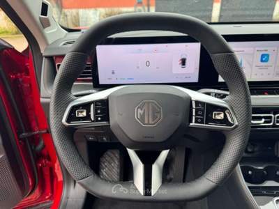 MG HS 1.5 FULL HYBRID+ 224CV  LUXURY KM0 Rosso usata Milano