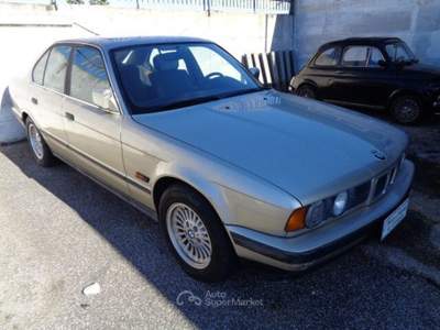 BMW Serie 5 520i 520 D' EPOCA 1989 2.0 Benzina Oro usata Qualiano