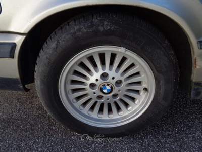 BMW Serie 5 520i 520 D' EPOCA 1989 2.0 Benzina Oro usata Qualiano
