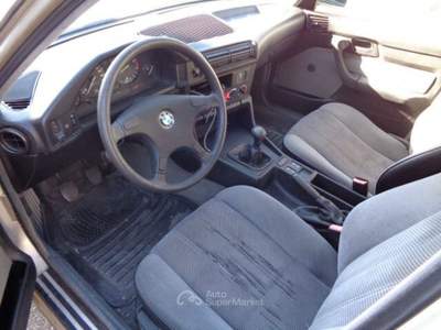 BMW Serie 5 520i 520 D' EPOCA 1989 2.0 Benzina Oro usata Qualiano