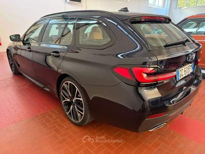 BMW Serie 5 530d 530 530d Touring mhev 48V Msport auto Blu/Azzurro usata Parma