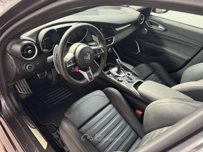 Alfa Romeo Giulia 2.9 V6 Quadrifoglio 510cv auto carboceramica Grigio usata Parma