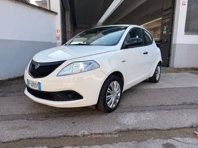 Lancia Ypsilon Ypsilon III 2015 1.2 Platinum 69cv my16 Bianco usata Desio