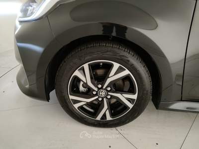 Toyota Yaris Yaris 1.5h trend Nero usata Parma