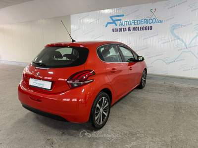 Peugeot 208 Peugeot 208 1.2 Benz. 110cv GT-Line Arancione usata Pompei