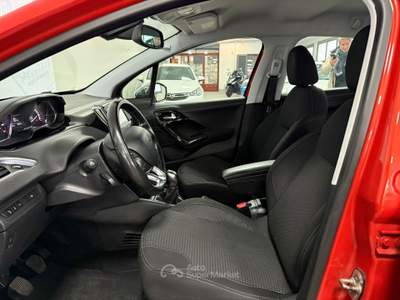 Peugeot 208 Peugeot 208 1.2 Benz. 110cv GT-Line Arancione usata Pompei