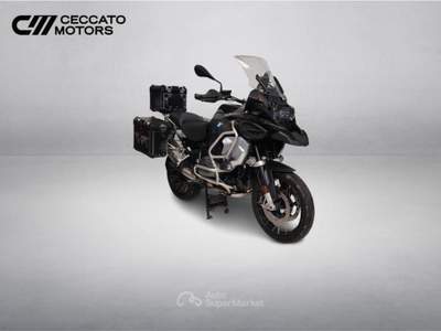 BMW Serie 5 525tds Adventure Triple Black Abs my21 Nero usata Padova