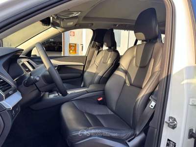 Volvo XC90 2.0 B5 Mhev Momentum awd 7p - AUT/NAV/TETTO/CAMERA Bianco usata Sesto San Giovanni