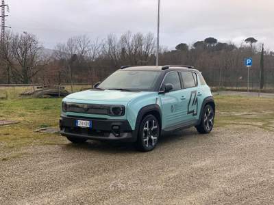 Renault 4 4 E-Tech Electric 150 CV Comfort Range Techno Blu/Azzurro usata Chiusi