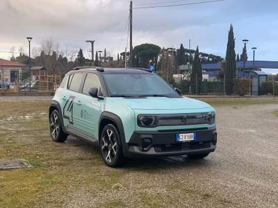 Renault 4 4 E-Tech Electric 150 CV Comfort Range Techno Blu/Azzurro usata Chiusi