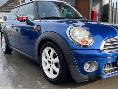 MINI 1.5 Cooper D Hype 5 Cooper D 1.6 diesel **CAMBIO AUTOMATICO** Blu/Azzurro usata Bari