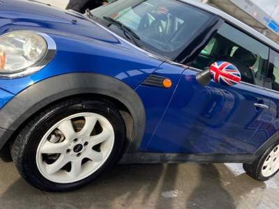 MINI 1.5 Cooper D Hype 5 Cooper D 1.6 diesel **CAMBIO AUTOMATICO** Blu/Azzurro usata Bari