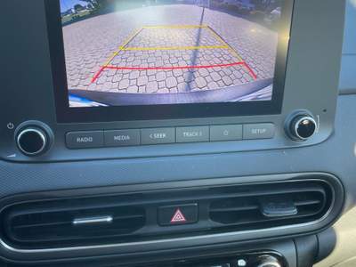 Hyundai Kona HYUNDAY KONA BENZ-ELETTRICA KM 16000 UNICO PROPRIETARIO Argento usata Forlì