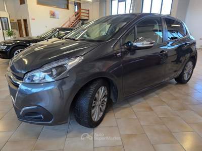 Peugeot 208 PEUGEOT 208 STYLE 1.2 BENZINA 82 CAVALLI Grigio usata Teramo