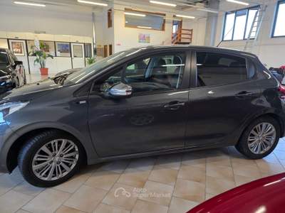 Peugeot 208 PEUGEOT 208 STYLE 1.2 BENZINA 82 CAVALLI Grigio usata Teramo