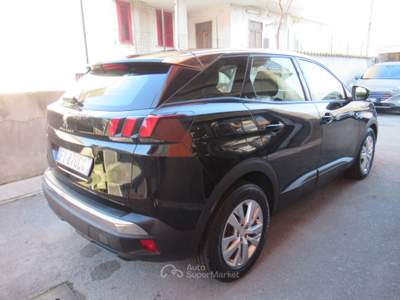Peugeot 3008 S&S Business Nero usata Striano