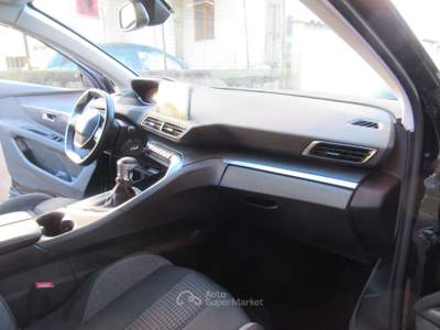 Peugeot 3008 S&S Business Nero usata Striano