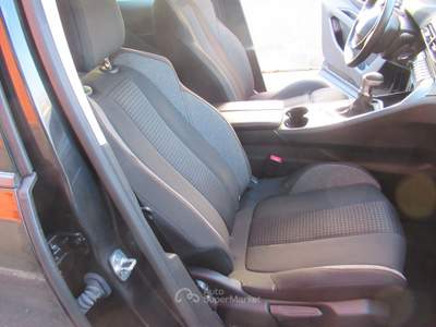 Peugeot 3008 S&S Business Nero usata Striano