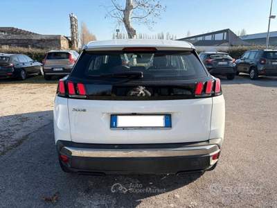 Peugeot 3008 S&S EAT8 Active Bianco usata VILLORBA