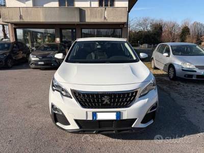 Peugeot 3008 S&S EAT8 Active Bianco usata VILLORBA
