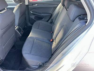 Volkswagen Golf SCR Life usata San Ginesio