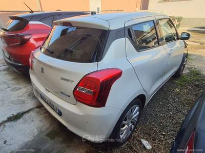 Suzuki Swift Swift 1.2 Hybrid AUTO SINISTRATA Bianco usata Torino