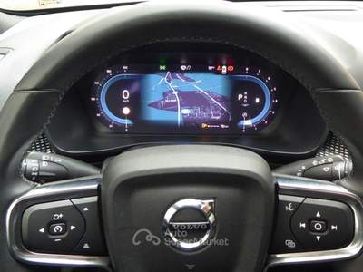 Volvo XC40 B3 automatico Plus Dark Bianco usata Quattro Castella