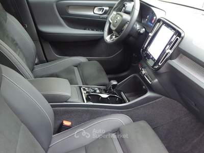 Volvo XC40 B3 automatico Plus Dark Bianco usata Quattro Castella