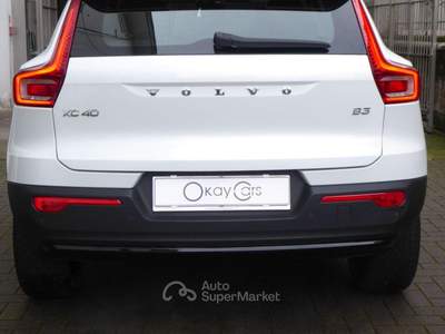Volvo XC40 B3 automatico Plus Dark Bianco usata Quattro Castella