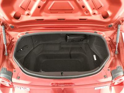 Mazda MX-5 Mx-5 1.5 exclusive-line driver assistance Rosso usata Porto Mantovano