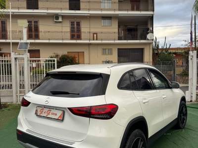 Mercedes-Benz GLA Automatic Business Bianco usata SOMMA VESUVIANA