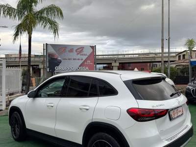 Mercedes-Benz GLA Automatic Business Bianco usata SOMMA VESUVIANA