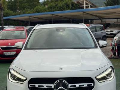 Mercedes-Benz GLA Automatic Business Bianco usata SOMMA VESUVIANA