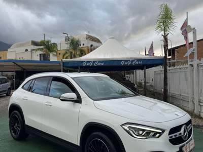 Mercedes-Benz GLA Automatic Business Bianco usata SOMMA VESUVIANA