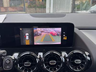 Mercedes-Benz GLA Automatic Business Bianco usata SOMMA VESUVIANA