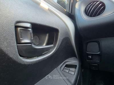 Citroen C1 1.0 VTi 72cv Feel 5 porte Argento usata Pozzuoli