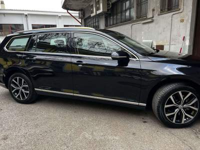 Volkswagen Passat 2.0 tdi Highline Executive 150cv Nero usata Sesto San Giovanni