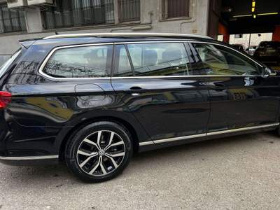 Volkswagen Passat 2.0 tdi Highline Executive 150cv Nero usata Sesto San Giovanni