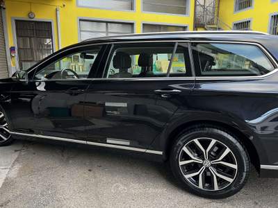 Volkswagen Passat 2.0 tdi Highline Executive 150cv Nero usata Sesto San Giovanni