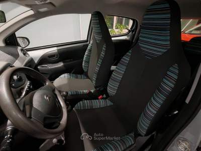 Citroen C1 VTi 68 5 porte Feel Grigio usata Quarto
