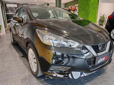 Nissan Micra IG-T 92 5 porte Acenta Nero usata Quarto
