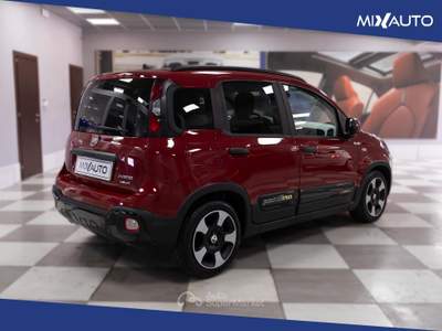 Fiat Panda Pandina Cross 1.0 Firefly Hybrid S&amp;S 70CV Rosso usata Latina