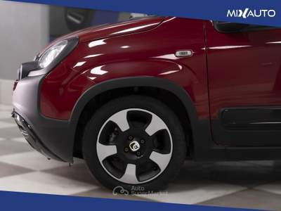 Fiat Panda Pandina Cross 1.0 Firefly Hybrid S&amp;S 70CV Rosso usata Latina
