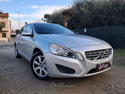 Volvo V60 D2 Summum Argento usata Agliana